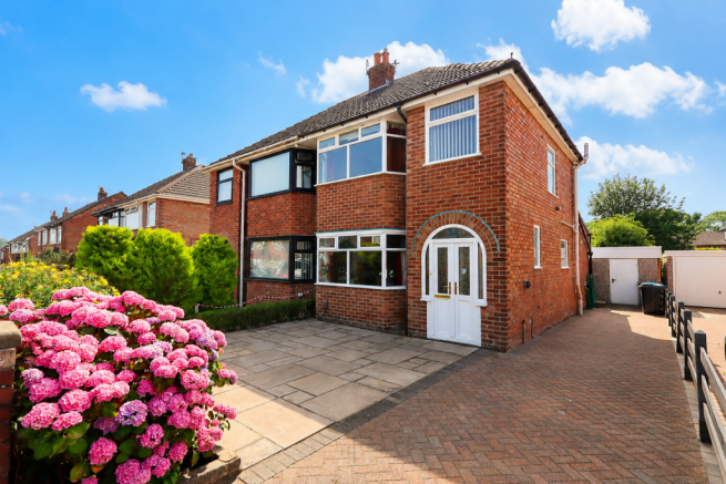 3 bed property, in South View, £189,950