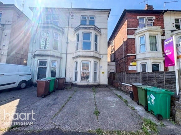 6 bed property, in Gregory Boulevard, £325,000