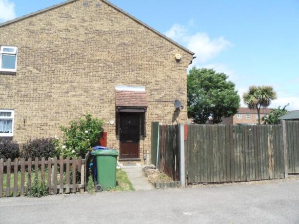 1 bed property, in Kipling Avenue, £200,000