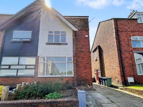 4 bed property, in Kingswood Road, £550,000