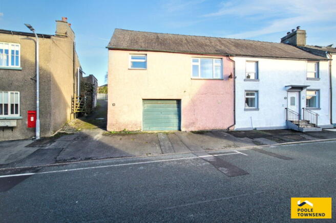 1 bed property, in 32 Main Street, £150,000
