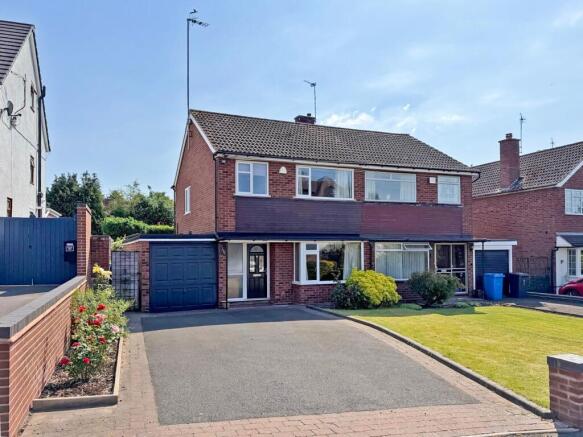 3 bed property, in Sunridge Avenue, £325,000