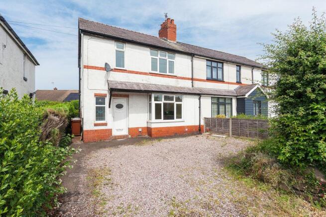 3 bed property, in Holmes Chapel Road, £200,000