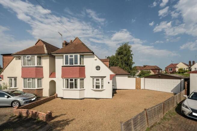 2 bed property, in Canford Gardens, £675,000