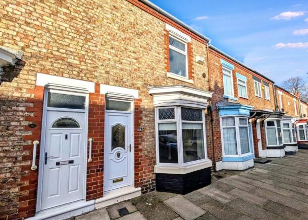 2 bed property, in Cameron Street, £105,000