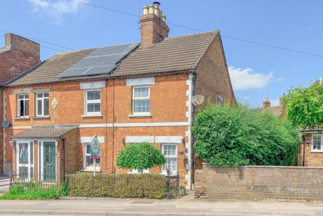 3 bed property, in Leighton Road Wing, £310,000