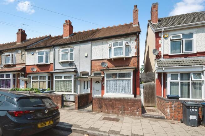 3 bed property, in Tew Park Road, £200,000
