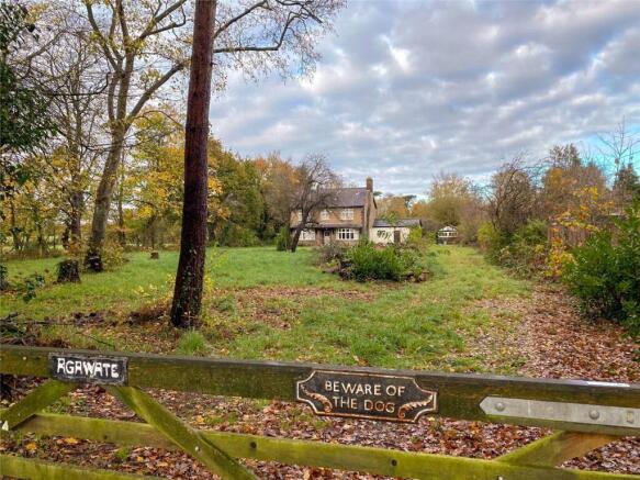 3 bed property, in Capenhurst Lane, £550,000