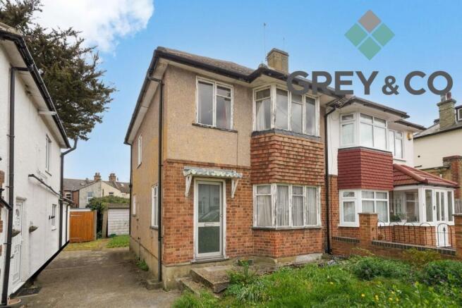 2 bed property, in Wembley, £525,000