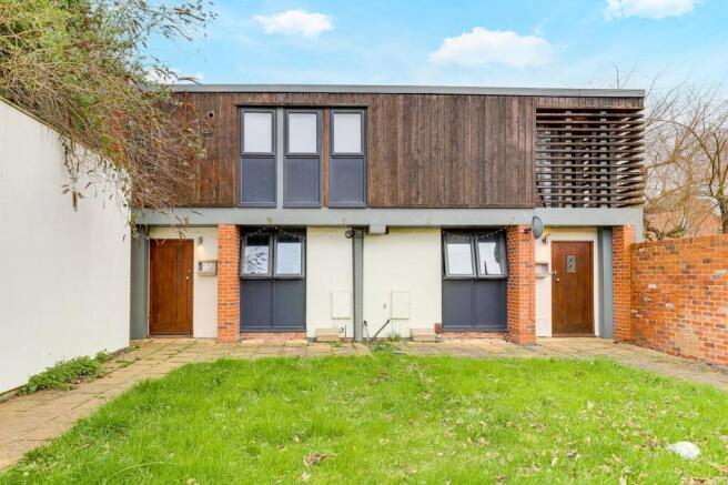 8 bed property, in Kanman Court, £600,000