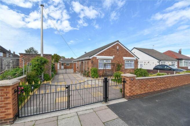 3 bed property, in Glasier Road, £340,000