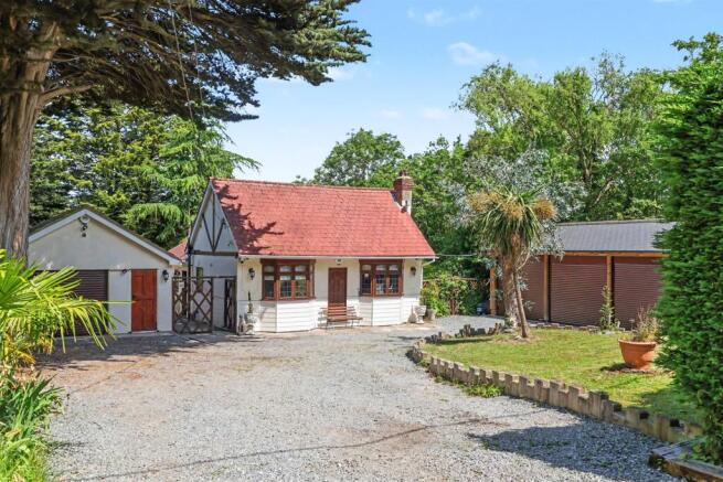 2 bed property, in Beckney Avenue, £800,000