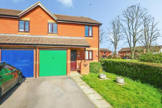 3 bed property, in Parklands, £300,000