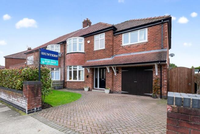 4 bed property, in Hempland Avenue, £575,000