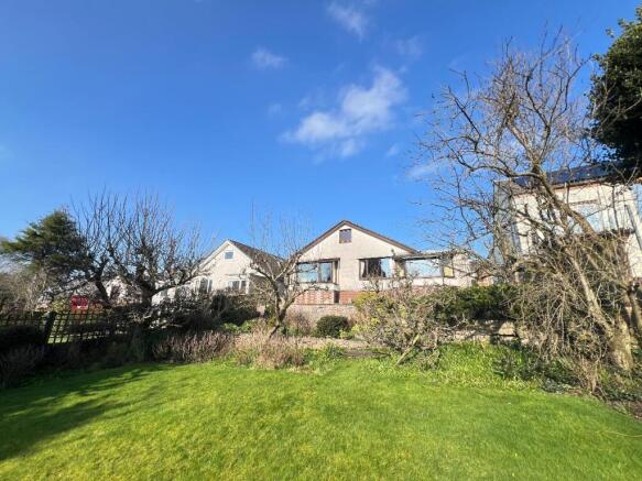 3 bed property, in Clifford Road, £350,000
