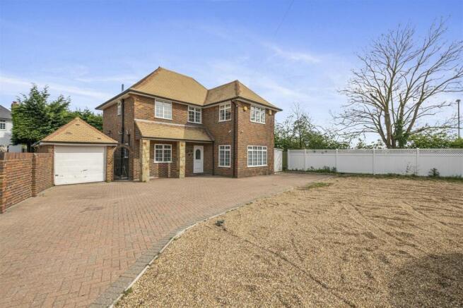4 bed property, in Park Road, £1,049,999