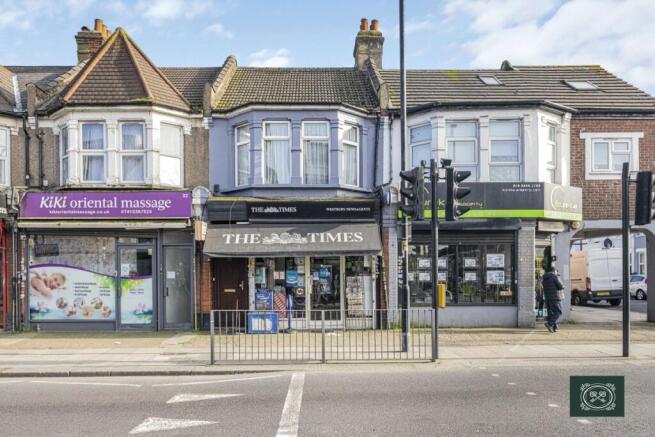 5 bed property, in Westbury Avenue, £800,000