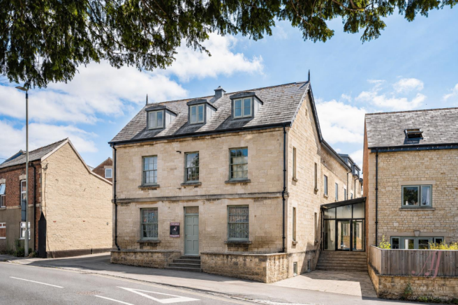 1 bed property, in Home Orchard, £164,950