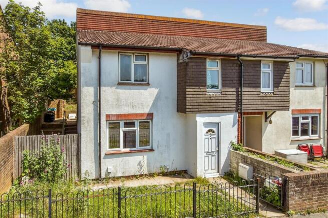 3 bed property, in Whitehawk Way, £375,000