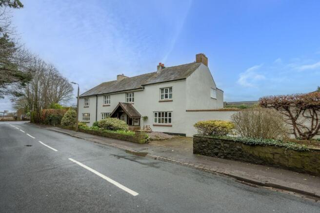 6 bed property, in Smithy Lane, £650,000