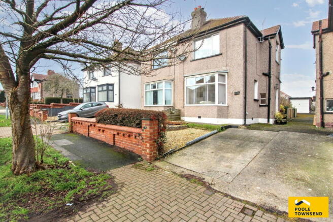 2 bed property, in Highlands Avenue, £139,950