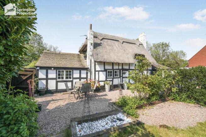5 bed property, in Swan Lane, £610,000