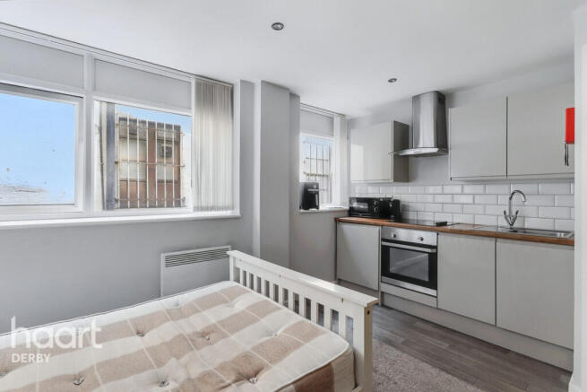 1 bed property, in Iron Gate, £60,000