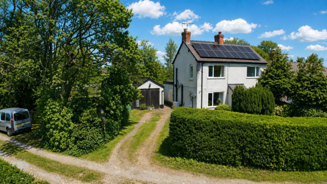 3 bed property, in Greenhill Bank, £355,000