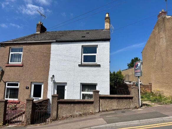 2 bed property, in Station Street, £209,999