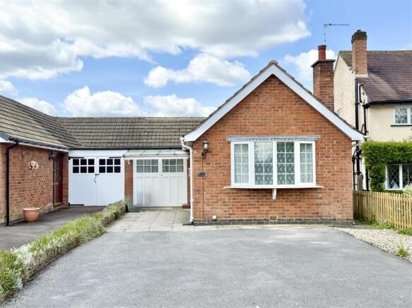 2 bed property, in Tanworth Lane, £335,000