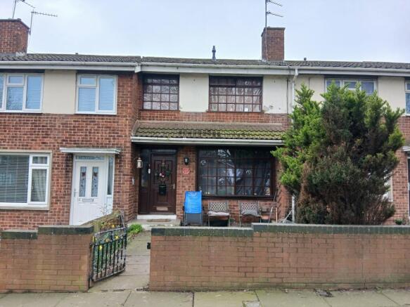 2 bed property, in 12 Eastport Road, £45,000