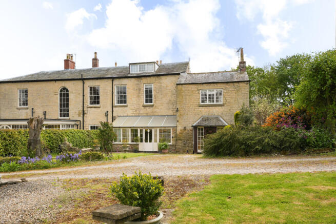 3 bed property, in West Wing, £375,000
