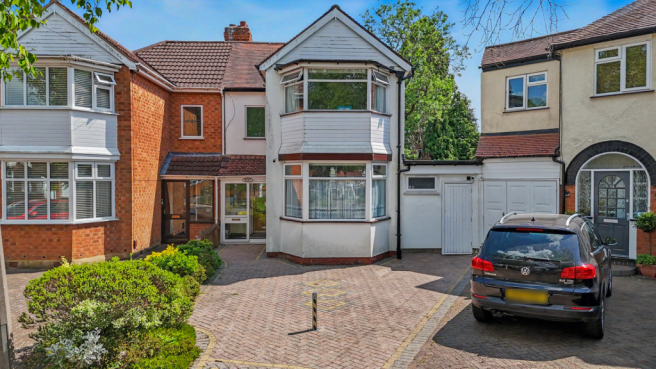 3 bed property, in Hatchford Avenue, £315,000