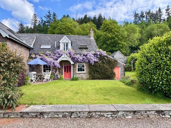 4 bed property, in Bwlch, £525,000