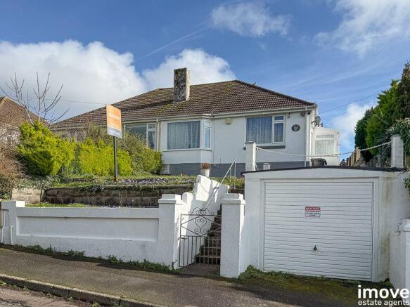 3 bed property, in Redwell Lane, £275,000