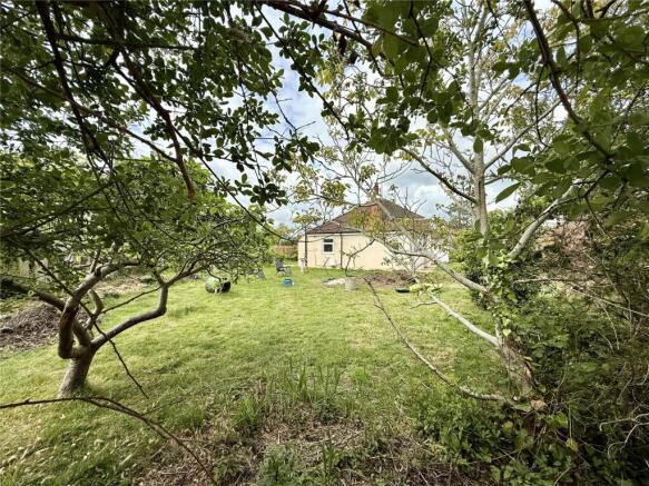 2 bed property, in Broad Road, £550,000