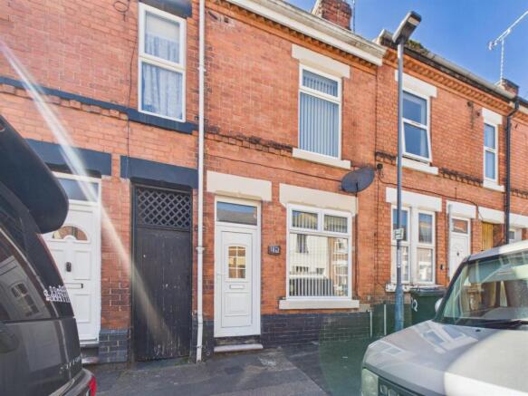 2 bed property, in Brough Street, £150,000
