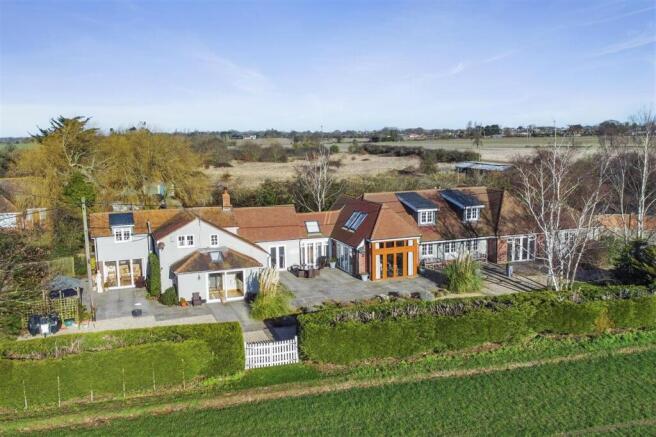 7 bed property, in Holly Tree Cottage, £850,000