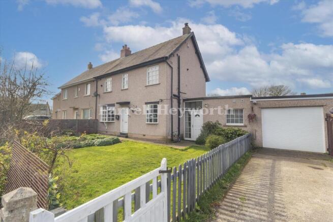 3 bed property, in Manor Drive, £340,000