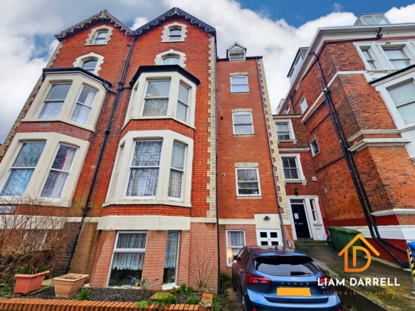 2 bed property, in St. Martins Square, £100,000