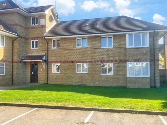 2 bed property, in Downderry Road, £240,000