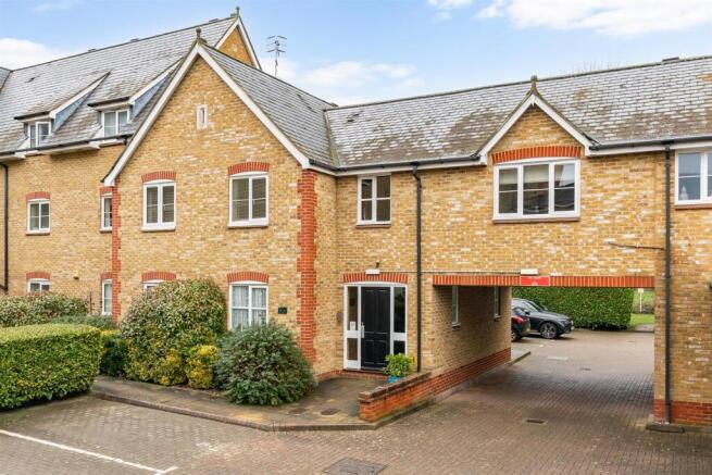 2 bed property, in Sele Mill, £280,000