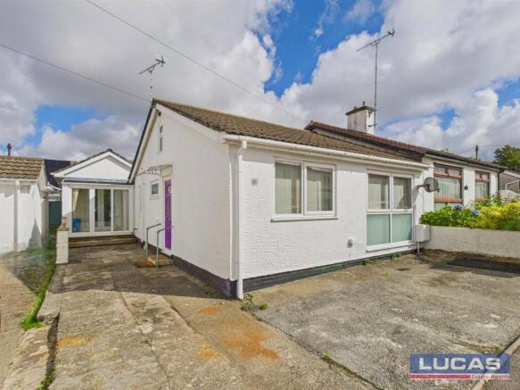 4 bed property, in 81 Penlon, £180,000