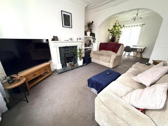 2 bed property, in Grange Terrace, £67,500