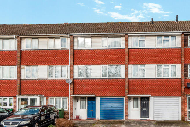 3 bed property, in Upwood Road, £500,000