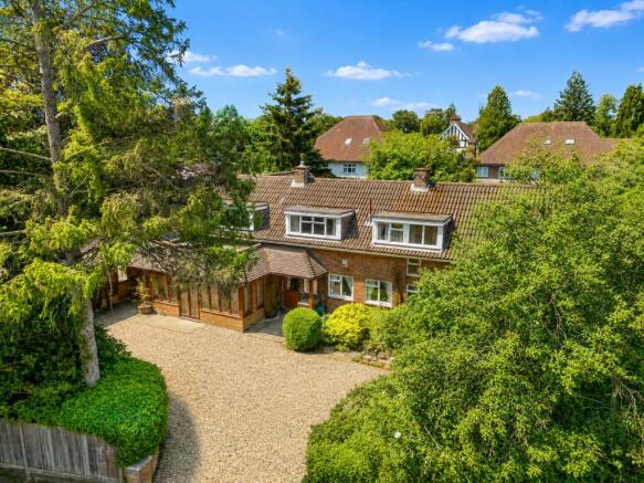 4 bed property, in Longcroft Avenue, £2,500,000