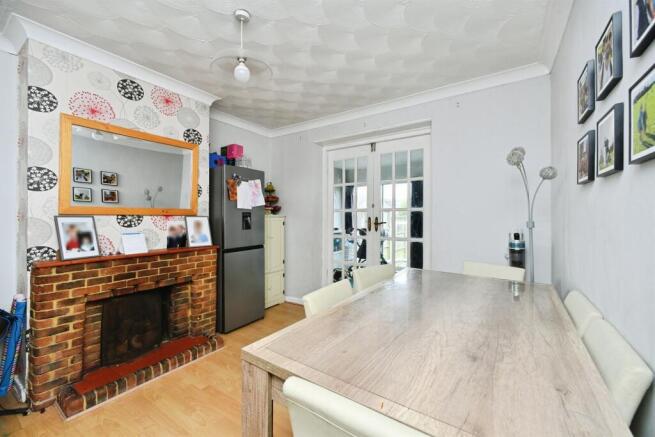 3 bed property, in Baranscraig Avenue, £500,000