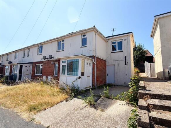 3 bed property, in Prospect Road, £160,000