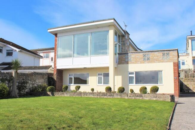 3 bed property, in Rhos Promenade, £625,000