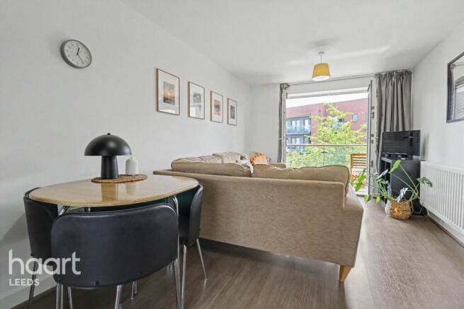 2 bed property, in Aire Quay, £189,950